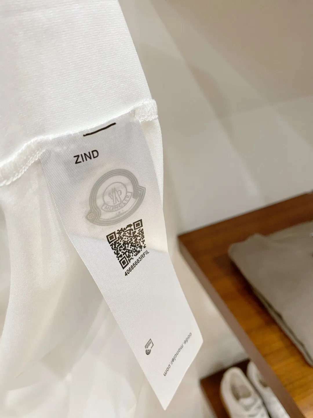 Moncler T 26s New Arrival Supima 210 ， ， + ， ， ， ， ， Breathable， ！ ， ， ，Series ， 5 ， ， 100 ， 1% . Versatile， 。 Breathable， ：White// /Light Green /Khaki / /Black Sizes：M-3XL Size ：178-130 L